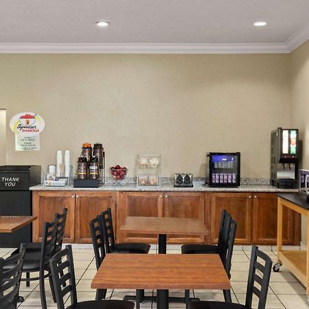 Super 8 By Wyndham Roseburg Otel Dış mekan fotoğraf
