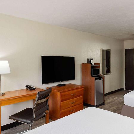 Super 8 By Wyndham Roseburg Otel Dış mekan fotoğraf
