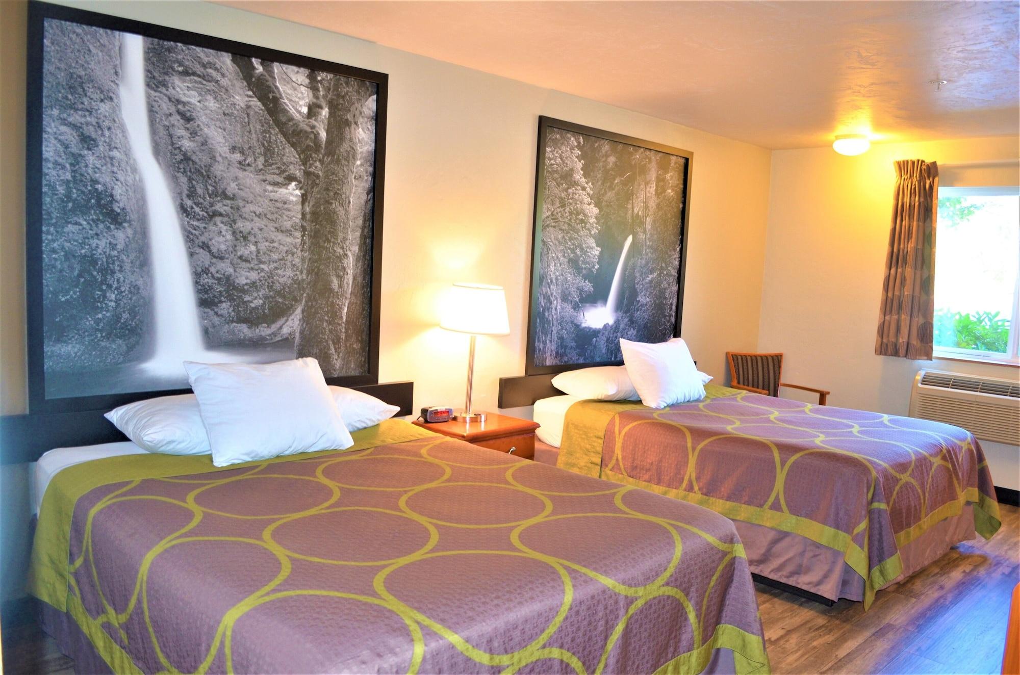 Super 8 By Wyndham Roseburg Otel Dış mekan fotoğraf