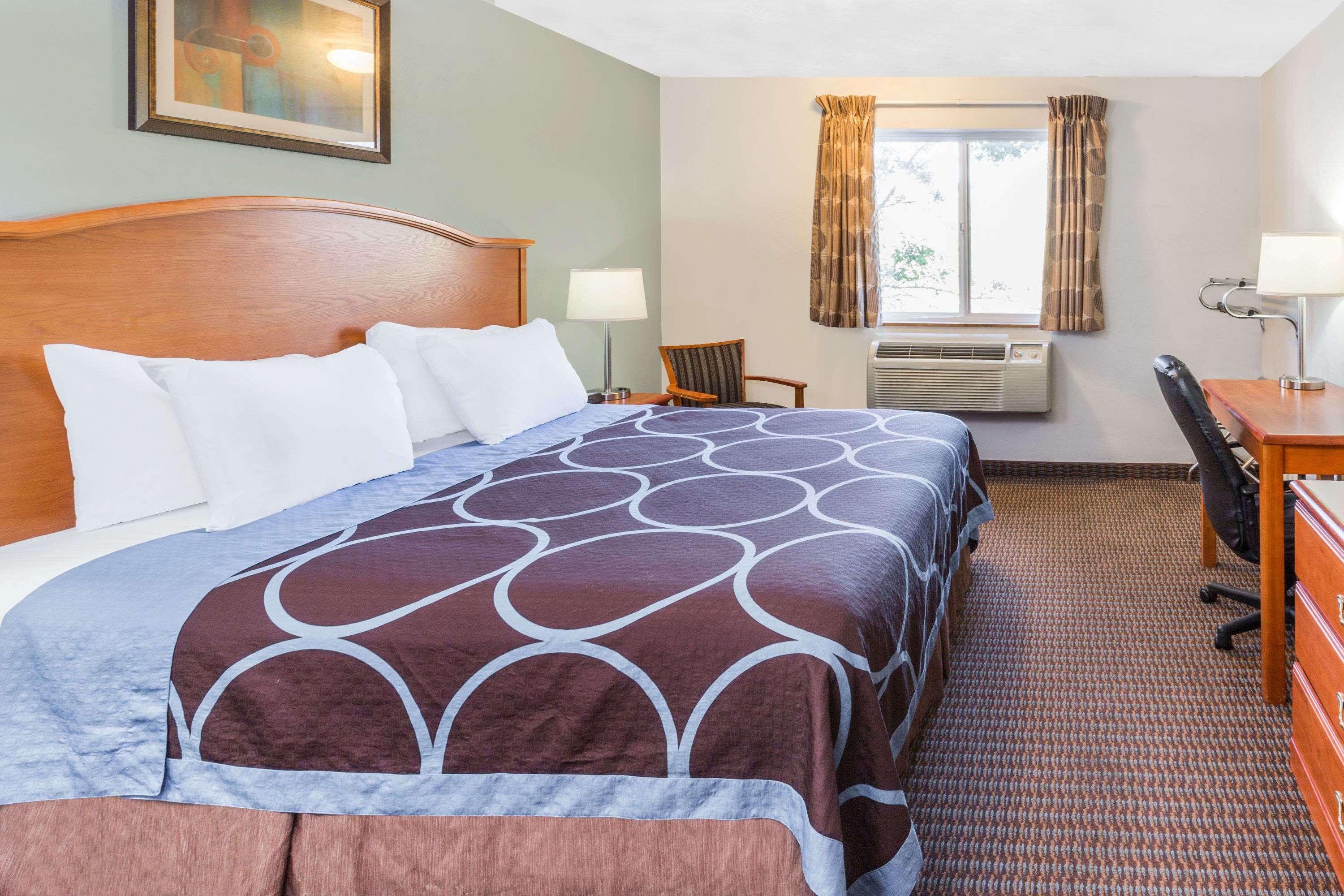 Super 8 By Wyndham Roseburg Otel Dış mekan fotoğraf