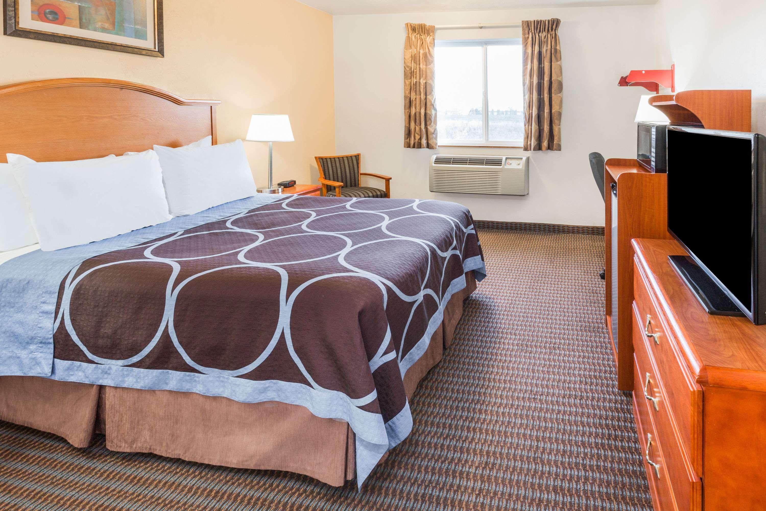 Super 8 By Wyndham Roseburg Otel Dış mekan fotoğraf