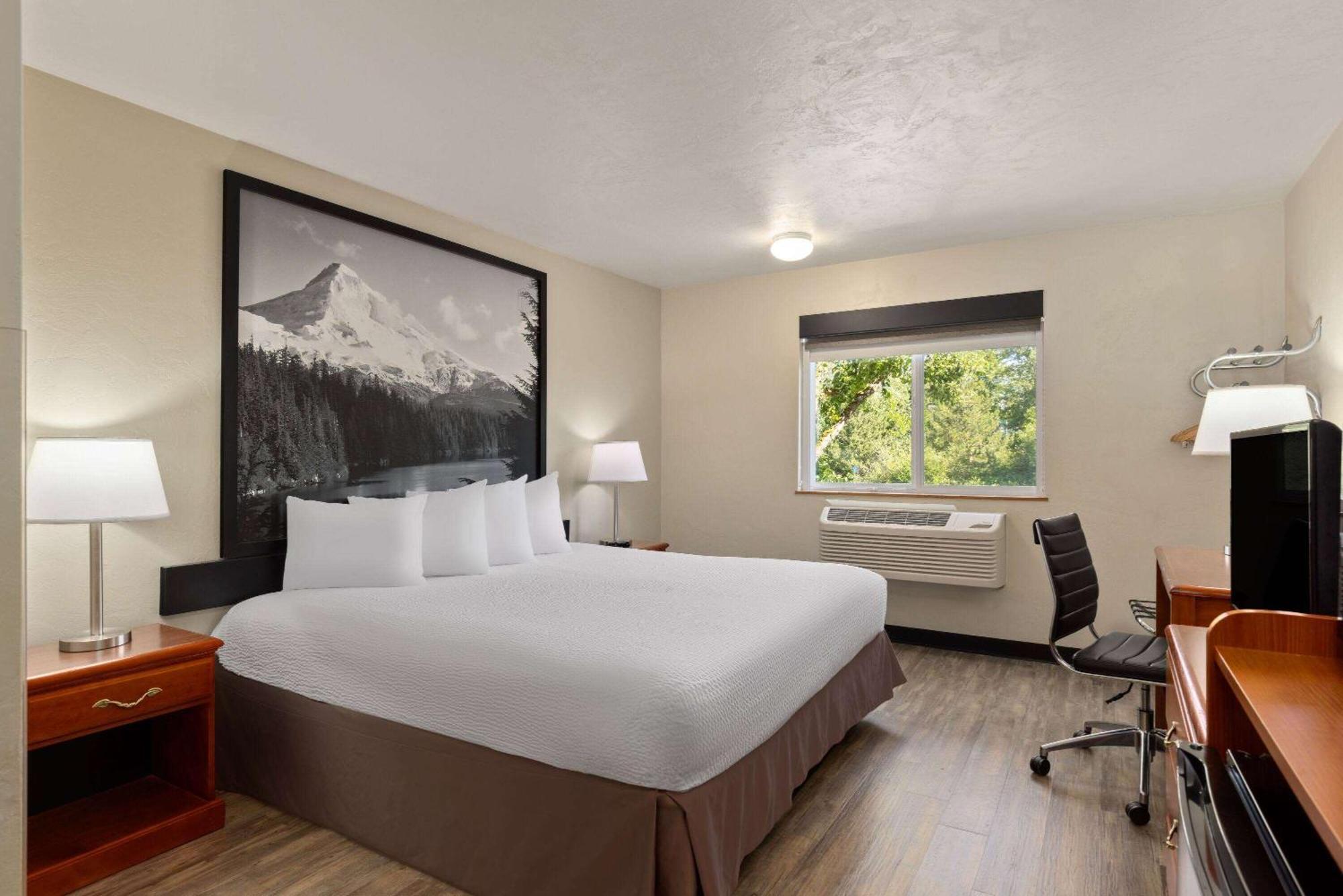 Super 8 By Wyndham Roseburg Otel Dış mekan fotoğraf