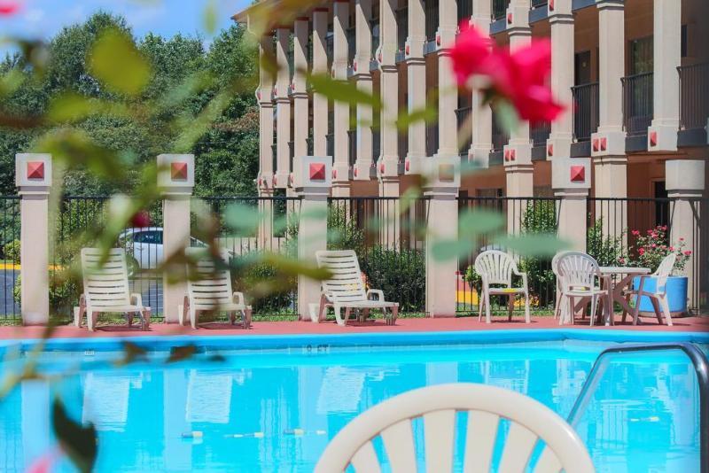 Super 8 By Wyndham Roseburg Otel Dış mekan fotoğraf