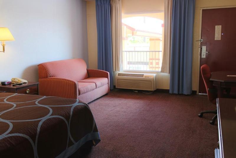 Super 8 By Wyndham Roseburg Otel Dış mekan fotoğraf