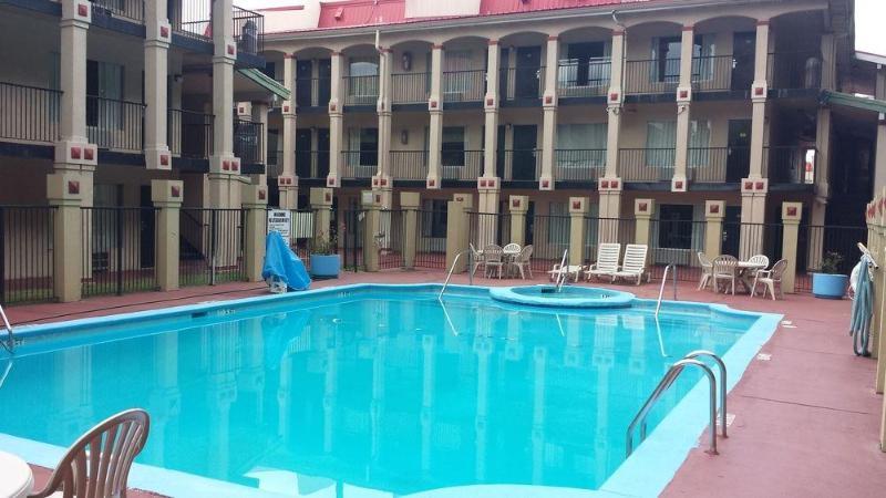 Super 8 By Wyndham Roseburg Otel Dış mekan fotoğraf