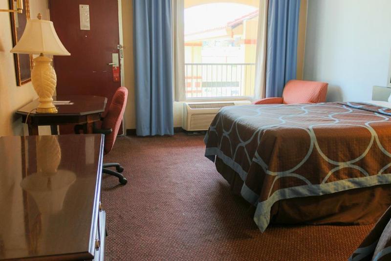 Super 8 By Wyndham Roseburg Otel Dış mekan fotoğraf