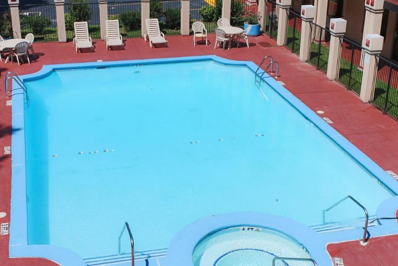 Super 8 By Wyndham Roseburg Otel Dış mekan fotoğraf